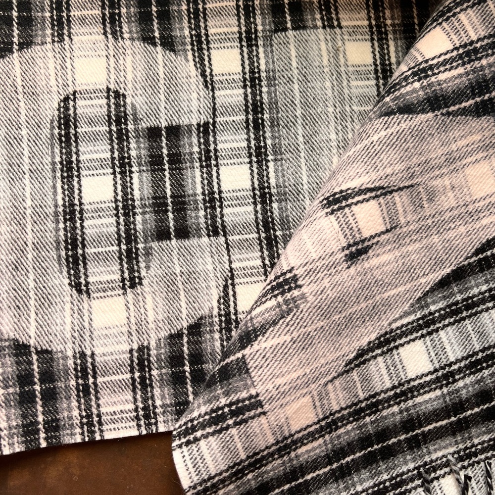 BALENCIAGA scarf - Picture 3 of 3